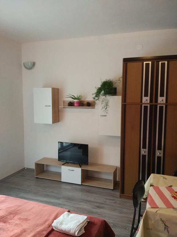 Apartment Tome Biograd Na Moru Exterior photo