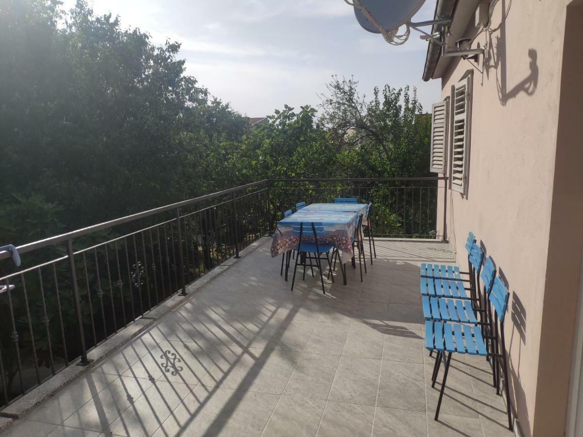 Apartment Tome Biograd Na Moru Exterior photo